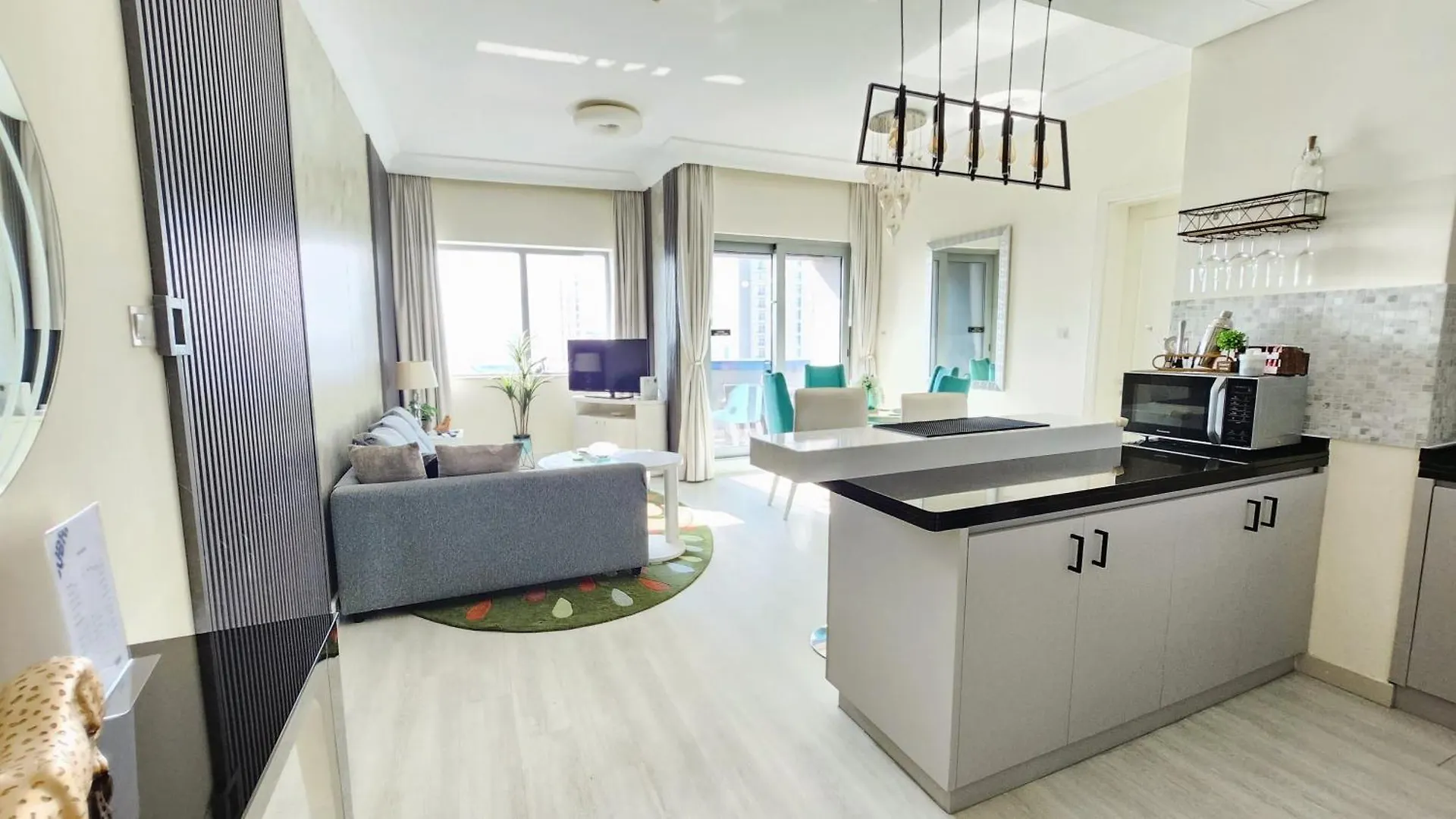 Elegant Apartment With Burj Khalifa View, Downtown دبي