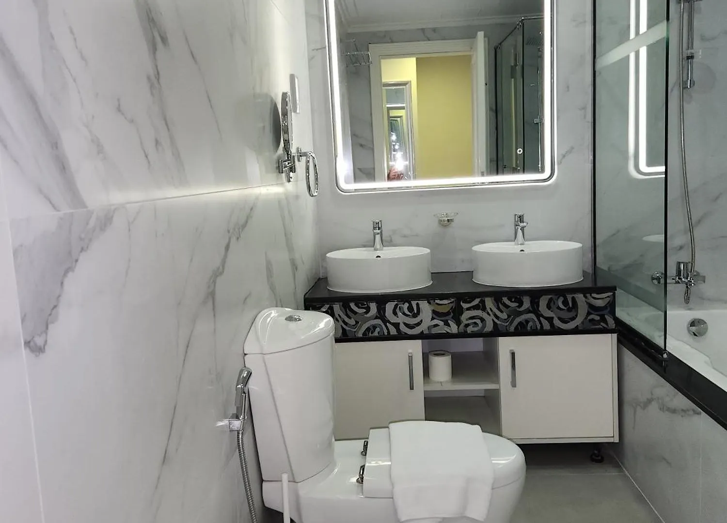 Elegant Apartment With Burj Khalifa View, Downtown دبي